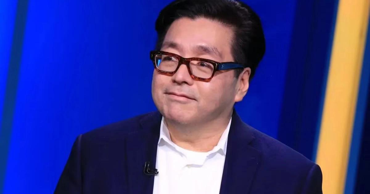 信仰依舊！Tom Lee：以太幣2026年初可達9000鎂，長期上看2萬鎂Tom Lee 看好華爾街代幣化推進，預測以太幣 2026 年初上看 7,000 至 9,000 美元，定位金融基礎設施核心價值角色。
