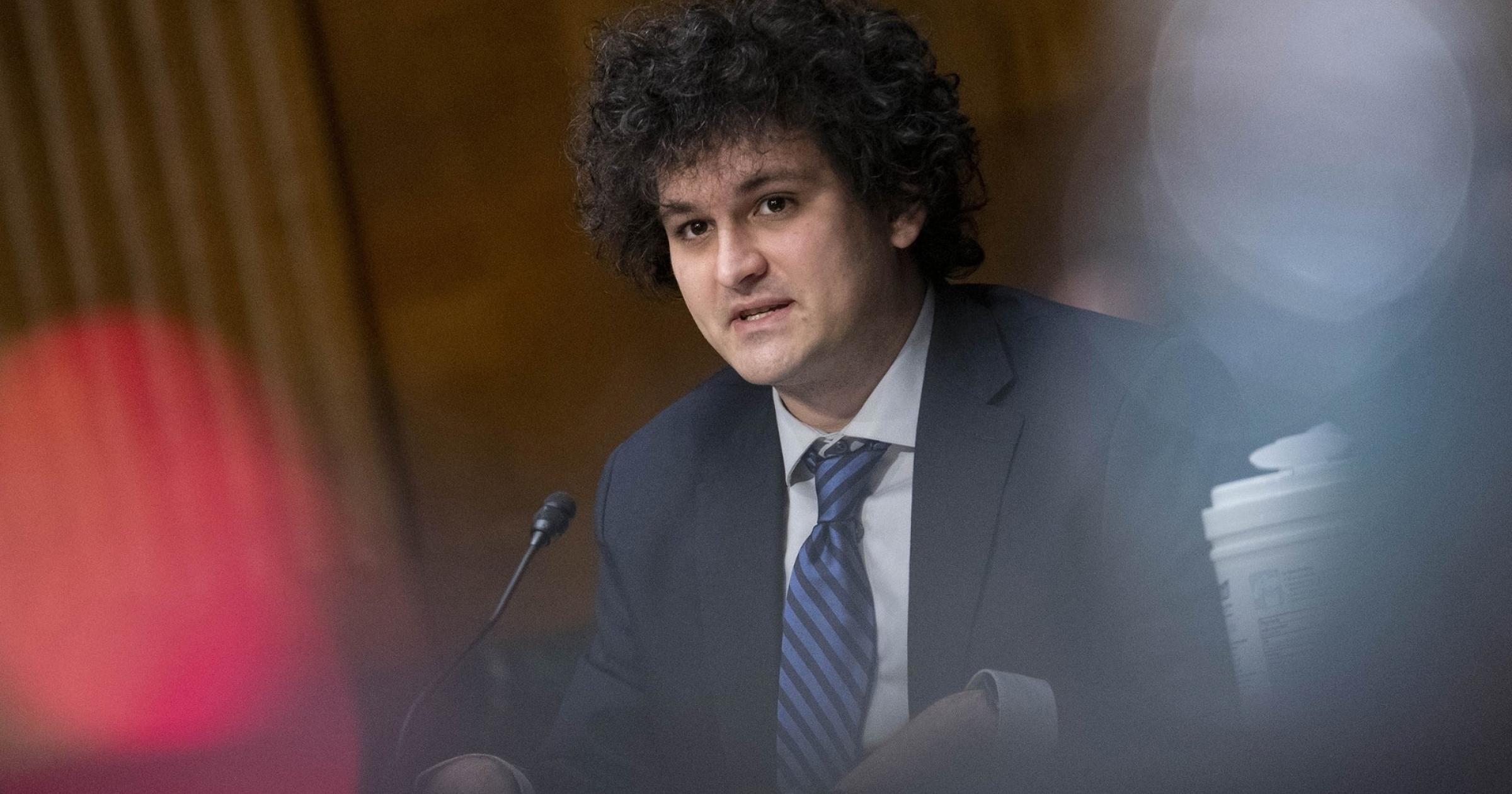 FTX 創辦人 SBF 認為，某些交易所已資不抵債。他還強調並不擔心 USDT，認為它能活過熊市。不擔心 USDT 出事！SBF：但一些交易所已資不抵債