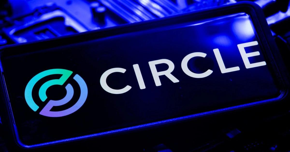 Circle財報公開：USDC流通量翻倍、淨利飆升202%，Arc測試網啟動Circle 公布 Q3 財報，$USDC 流通量年增 108％、市佔逼近三成，營收與淨利同步大幅成長，Arc 公網測試與 CPN 擴張加速，穩定幣版圖全面再進化。