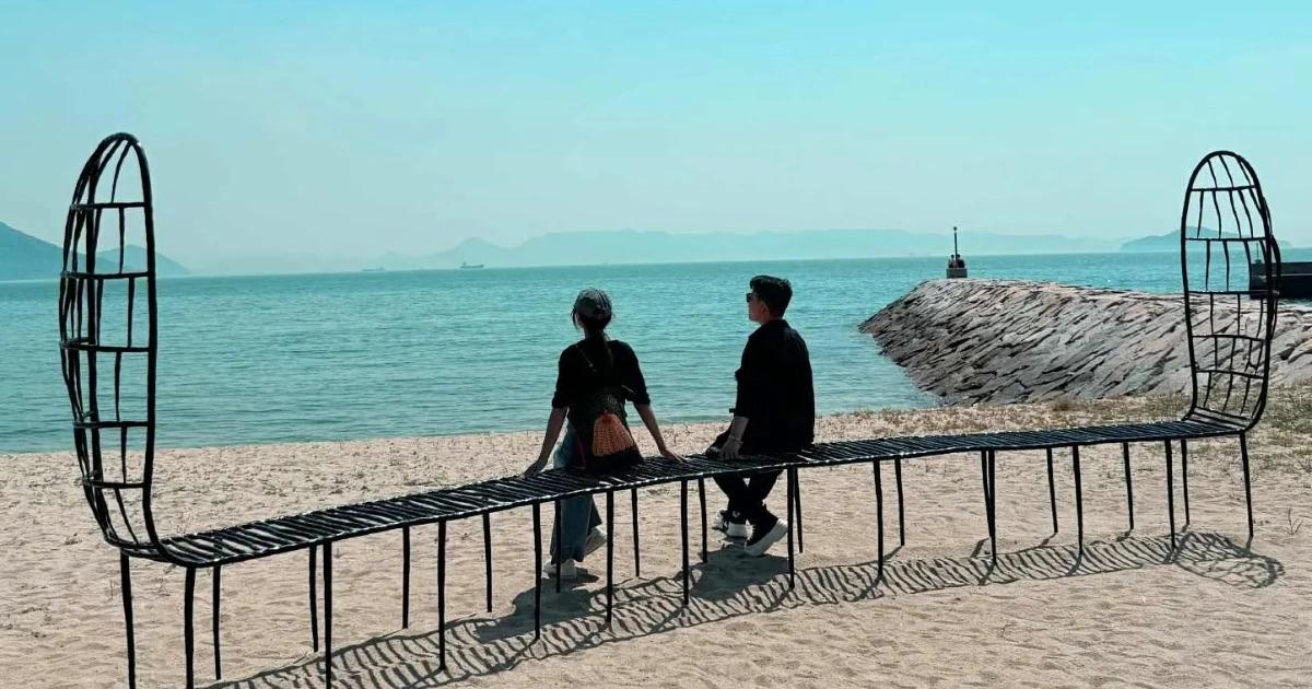 解析日本Web3地方創生：台灣也面臨超高齡、城鄉差距，可以借鏡什麼瀨戶內藝術祭揭示藝術如何活化地方，日本運用 DAO 與 Web3 建立分散式旅宿，成功整合地方創生與數位治理，為台灣城鄉再生提供新啟發與操作模型。