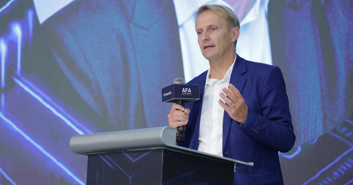 FintechOn2025》MiCA之父：監管落後是最大風險！他如何看待台灣加密專法歐盟顧問 Peter Kerstens 訪台指出，全球金融數位化快速推進，但各國監管滯後恐成系統性風險，並以 MiCA 為典範，呼籲全球加強跨國協調與在地落實。