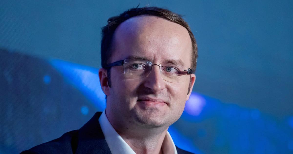 近200億爆倉誰的鍋？Crypto.com CEO：監管應徹查交易所，尤其是爆最大的加密市場爆倉近200億美元創史高，Crypto.com CEO呼籲監管徹查爆倉量最高交易所。Hyperliquid、Bybit、幣安成重災區，幣安承認價格脫鉤將補償用戶。