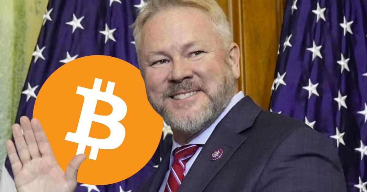 美議員提案開放比特幣繳稅！讓稅金納入戰略儲備，為何比直接買更可行？美國眾議員提出《Bitcoin for America Act》，允許用比特幣繳稅並納入戰略儲備，試圖把稅務制度與主權儲備結合，重新定義比特幣在國家金融中的地位。