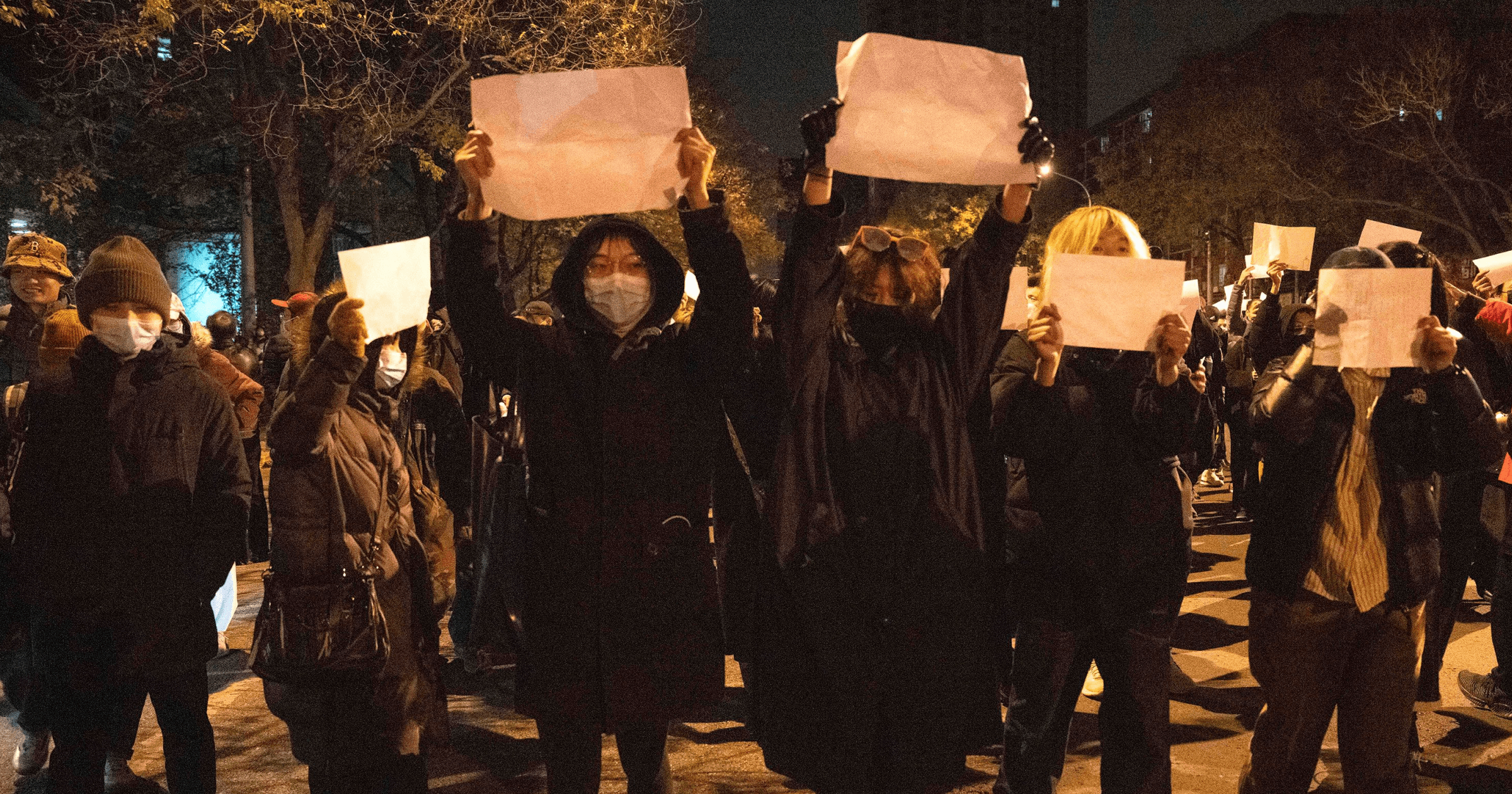 烏魯木齊一把火燒出「中國白紙革命」！這 6 位幣圈領袖也在關注11 月 26 日至今，中國新疆、上海、北京等地傳出大型抗議事件，並逐漸演化成「白紙革命」。許多與中國頗有淵源的幣圈領袖與 KOL，也正透過自己的方式，關注這場革命。