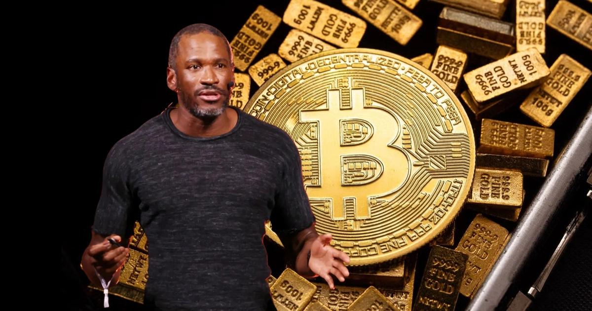 金價連創新高，比特幣呢？Arthur：BTC沒必要每天創高，投資要看長遠比特幣橫盤惹質疑，Arthur Hayes 強調長期價值與抗通膨本質，並看好穩定幣成長與資產再上漲機會，呼籲投資人調整心態看未來。