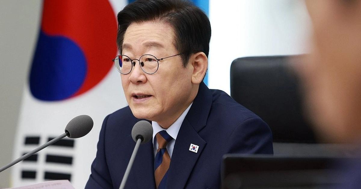 李在明質疑：股票要等兩天才拿到錢？韓國交易所研議導入區塊鏈交易韓國檢討 T+2 交割制度，李在明拋出即時結算疑問，交易所首提區塊鏈與代幣化，資本市場或迎向 T+0 轉型。