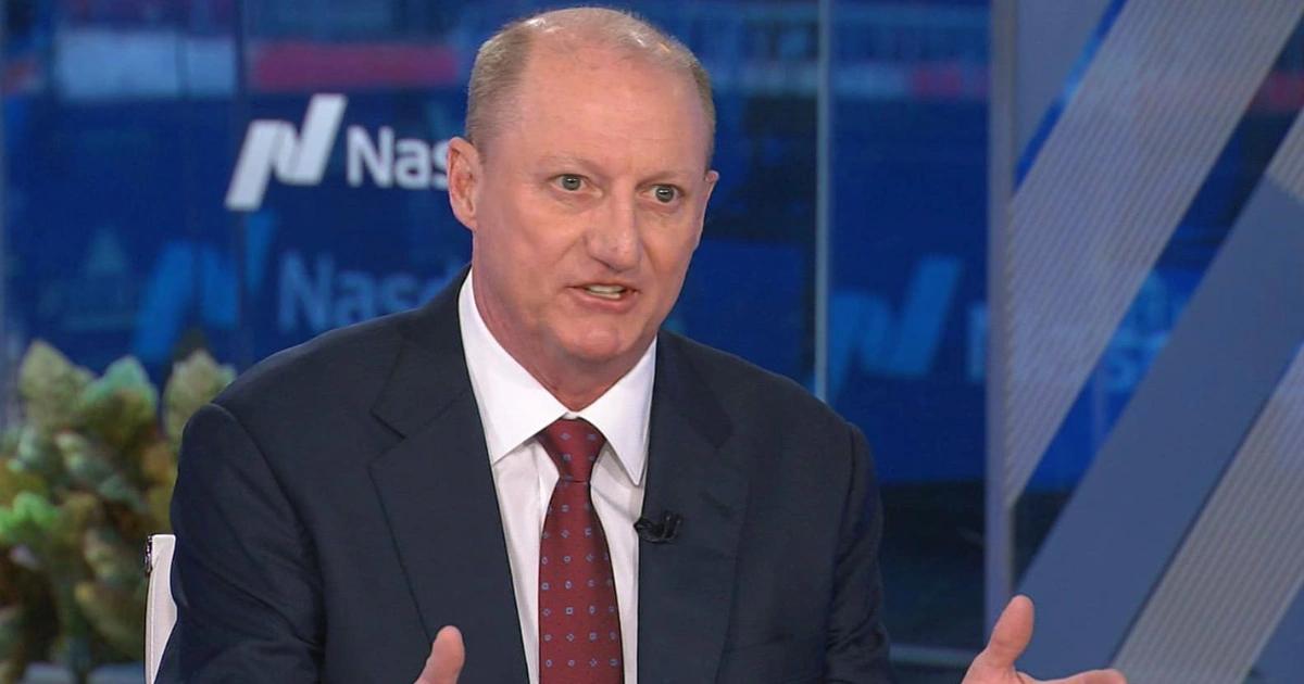 巴菲特退位、Greg Abel接掌波克夏100天：投資帝國的管理方式正在改寫｜波克夏海瑟威新執行長 Greg Abel 上任百日，展現出比巴菲特更強勢的管理風格。他重啟庫藏股計畫、重新定義 Apple 等四家公司為核心持股。