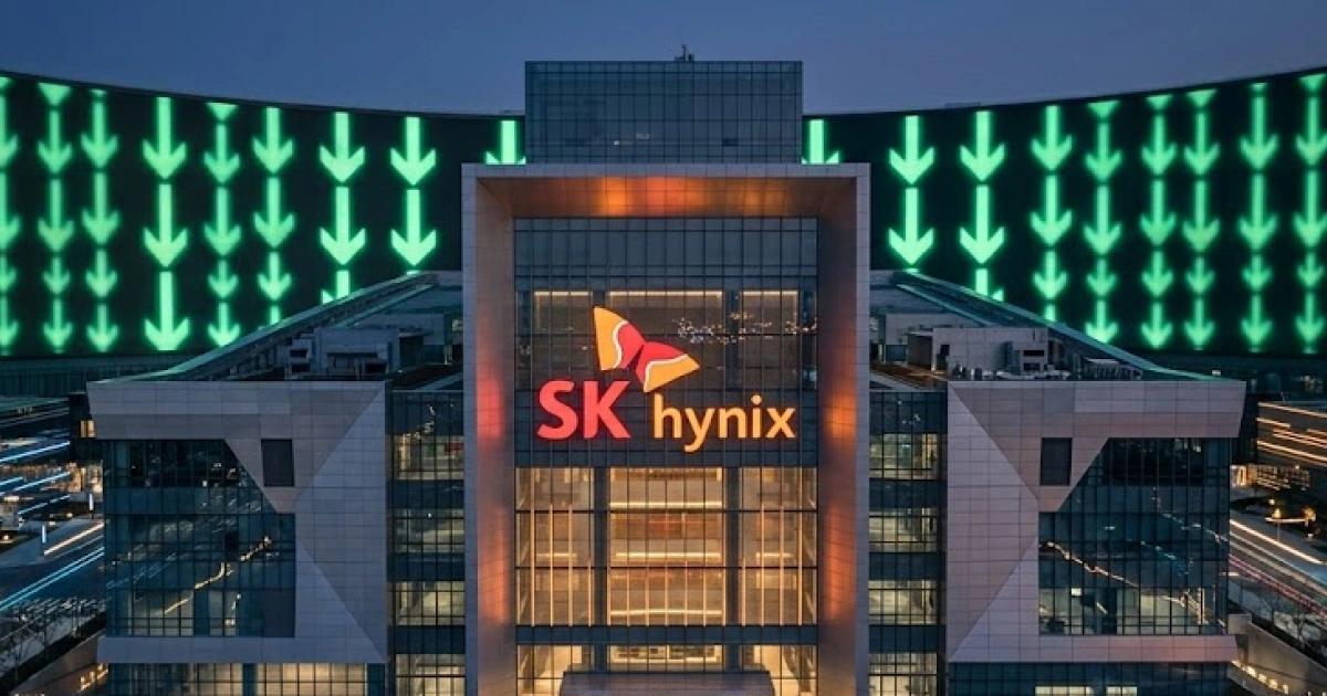 SK海力士暴跌15%！波及美光、SanDisk股價，韓國監管：槓桿ETF問題無解SK海力士單日暴跌15.37%引發韓股熔斷，美股半導體股同步走弱。分析師指出，此波下跌主因是ADR掛牌後的獲利了結，AI記憶體需求並未降溫；而韓國監管則針對單一槓桿ETF產品回應：結構性問題無解