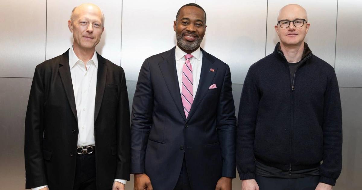 百慕達擁抱加密！攜手Coinbase、Circle，打造全球首個國家級鏈上經濟百慕達攜手 Coinbase 與 Circle，推動穩定幣與鏈上基礎設施，打造以數位資產為核心的國家級金融體系，降低成本並重塑島嶼經濟。