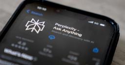 Perplexity App下載量雪崩80%！曾爆紅的AI搜尋新創，為何現在留不住用戶