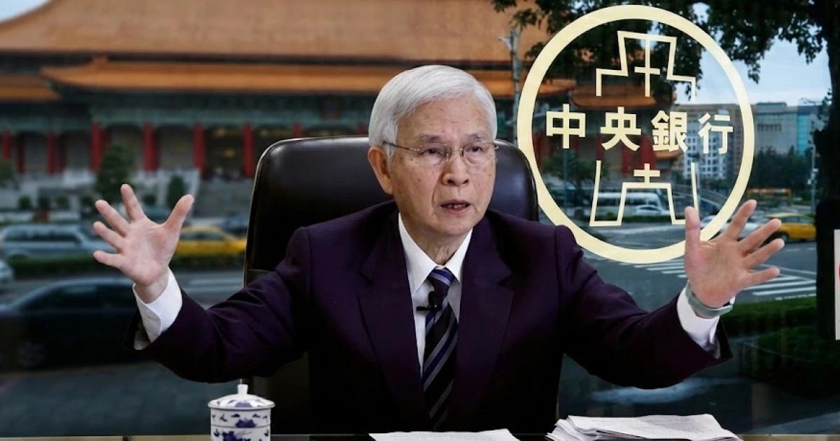 央行：美元穩定幣恐成影子外匯市場！可能規避結匯規範，衝擊新台幣匯率台灣央行警告美元穩定幣若廣泛流通，恐形成影子外匯市場並規避結匯規範，進而衝擊新台幣匯率穩定與監管。未來除了將強化監控措施外，也不排除將穩定幣的相關資訊，正式納入貨幣政策管理的觀察指標之中。