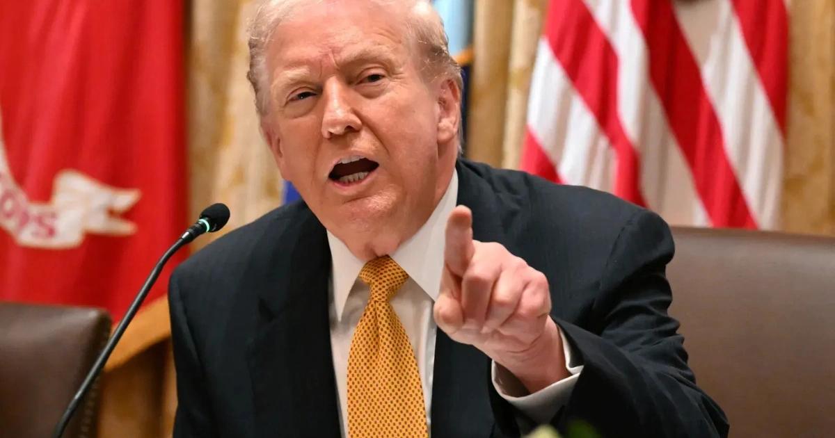 人走債還在？川普推50年期房貸：讓年輕人買得起房，還是債留子孫？川普政府推行 50 年期房貸政策，主打降低月付、助攻年輕族群購屋，但學者警告此舉恐推升房價與債務風險，讓「美國夢」變成長期還款陷阱。