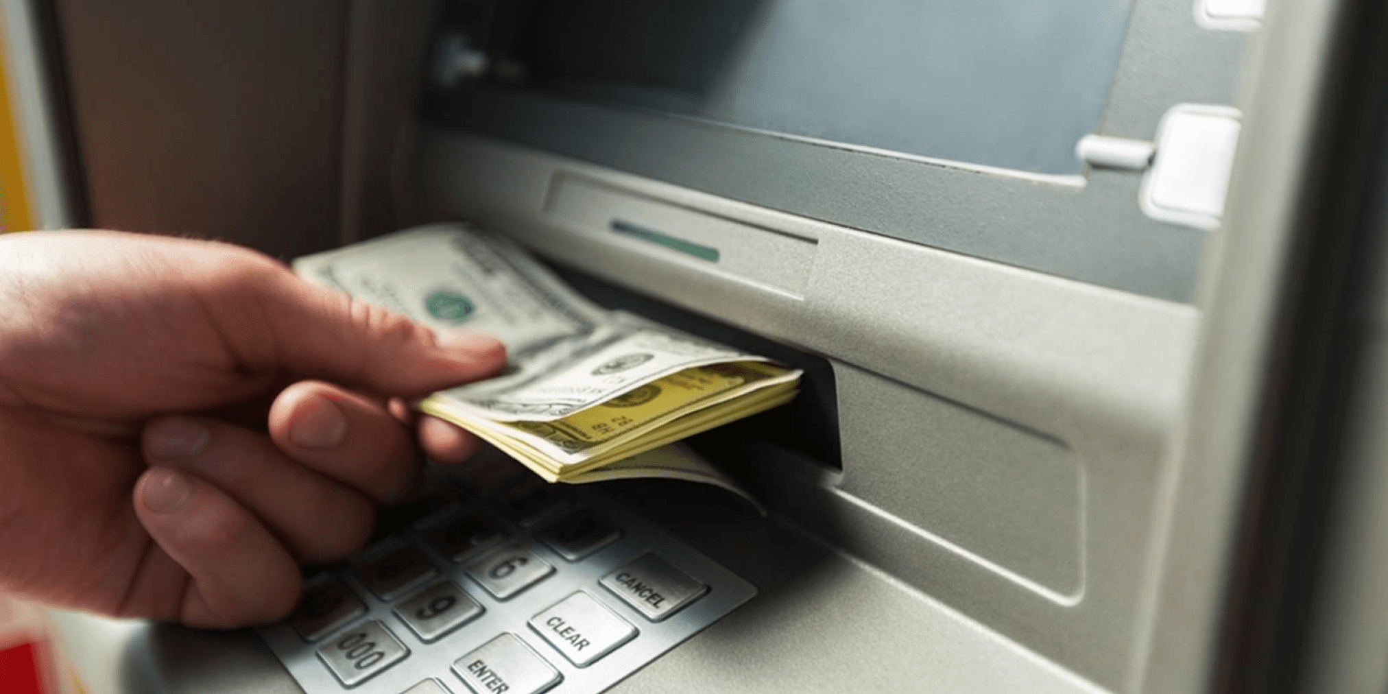 台中市一名郭姓婦人，因誤信投資詐騙而損失 40 萬，孰料報警未果後，又為了追回資金而誤信臉書廣告，被號稱能幫她「把錢追回來」的詐騙集團再次騙錢。 遇假投資後又被騙！婦人誤信假駭客能「把錢追回來」，結果慘賠百萬 