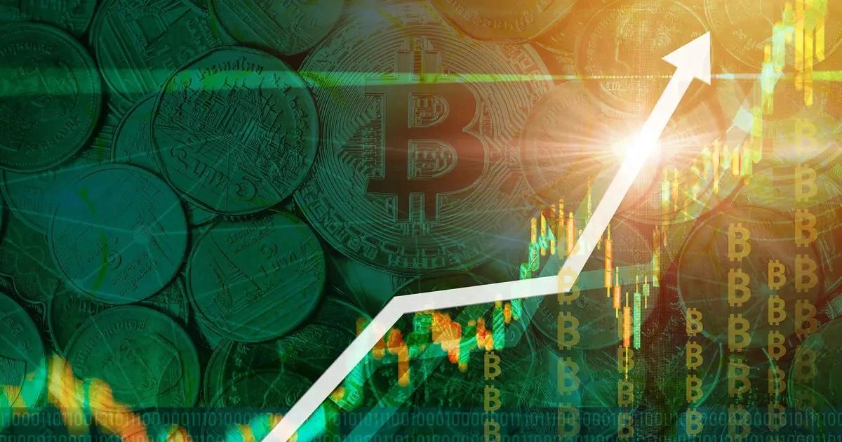比特幣概念股狂歡！微策略、Coinbase集體暴漲，軋空、機構回歸成助力