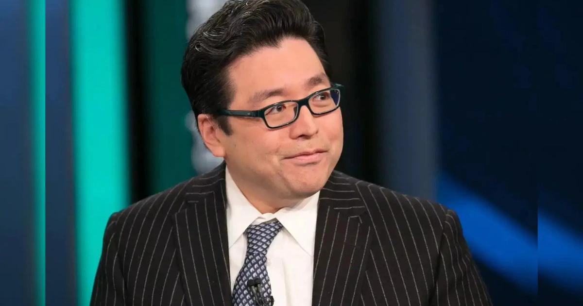 Tom Lee是誰？從華爾街網紅到以太坊微策略，他在打什麼算盤？Tom Lee 從華爾街策略師轉型為加密趨勢領航者，推動 BitMine 佈局以太坊財政儲備，並看好穩定幣驅動以太坊成為金融核心基礎設施。