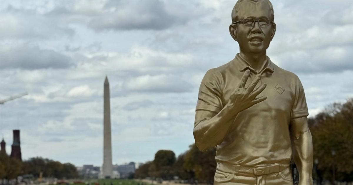 CZ：別買黃金雕像迷因幣！痛批只想蹭熱度撈錢，自己不想當自戀狂幣安創辦人 CZ 黃金雕像現身白宮外，引爆 $CZSTATUE 迷因幣暴漲暴跌風潮，反映社群對名人幣炒作與政治象徵的矛盾投射。