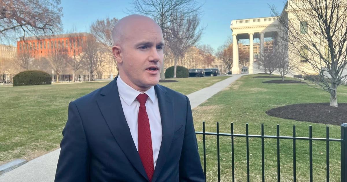 回應Base迷因幣爭議！Coinbase CEO：我的頭像非投資建議、沒有Alpha