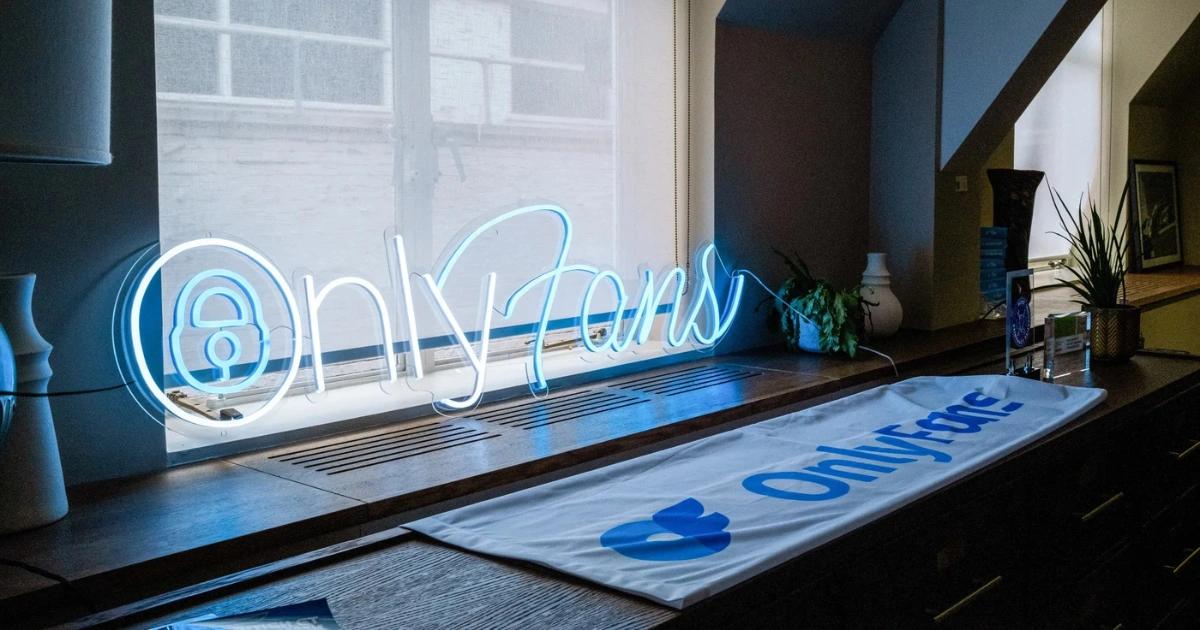 OnlyFans驚傳想賣？據稱估值達80億鎂，幕後老闆靠股利吸金10億OnlyFans 傳以 80 億美元估值出售，幕後老闆 Radvinsky 靠平台獲利超過 10 億美元，成全球隱形富豪之一。