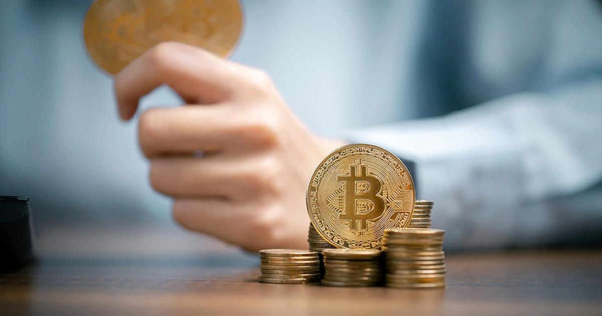 摩根大通：比特幣年底上看16.5萬！花旗則下調目標價，拆解兩大機構報告摩根大通上修比特幣年底目標價至165,000美元，主因比特幣相較黃金被低估。花旗則微幅下調至133,000美元，但看好以太幣潛力。