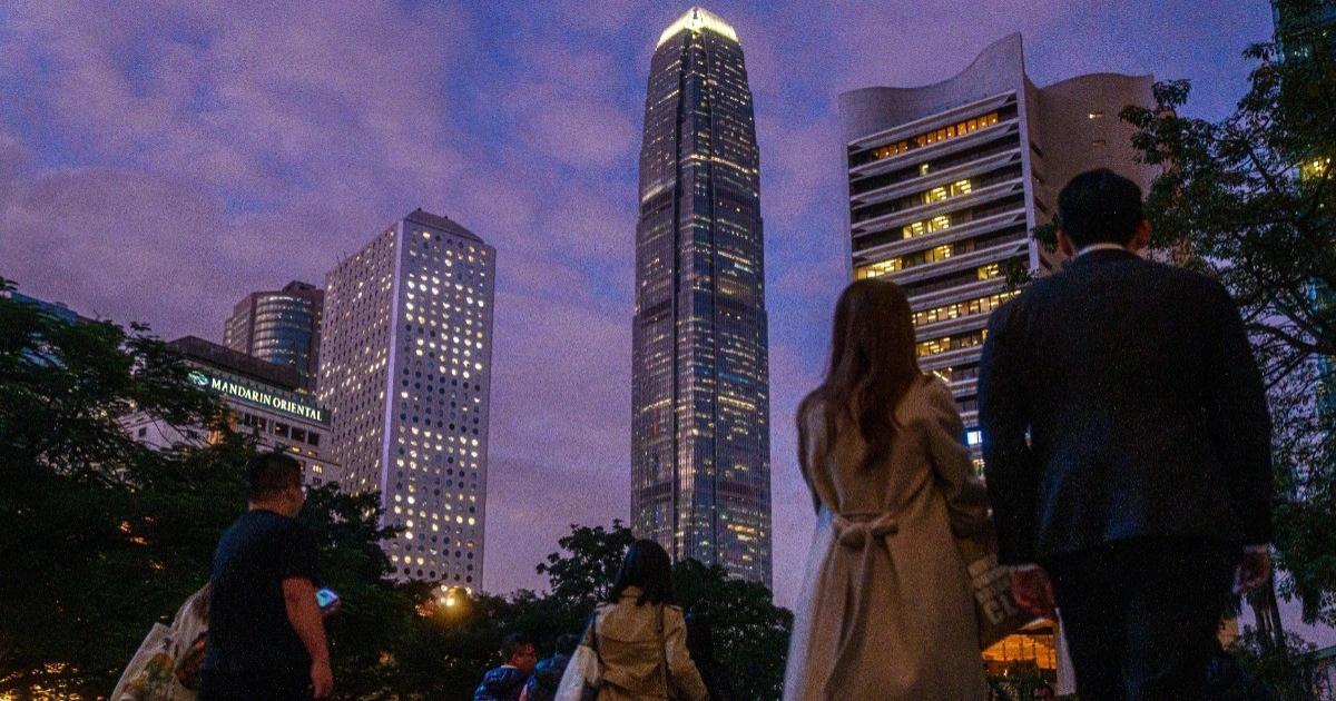 保險資金有望流向加密貨幣！香港保監局研擬新規，明年2月展開諮詢香港保監局擬放寬保險資金投向加密資產與基礎設施，加密資產採 100% 風險資本，明年啟動公眾諮詢程序展開送立法會。