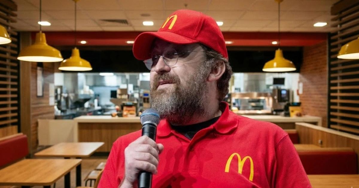 要去炸薯條了？Cardano創辦人穿麥當勞制服亮相峰會，預告新項目3月上線