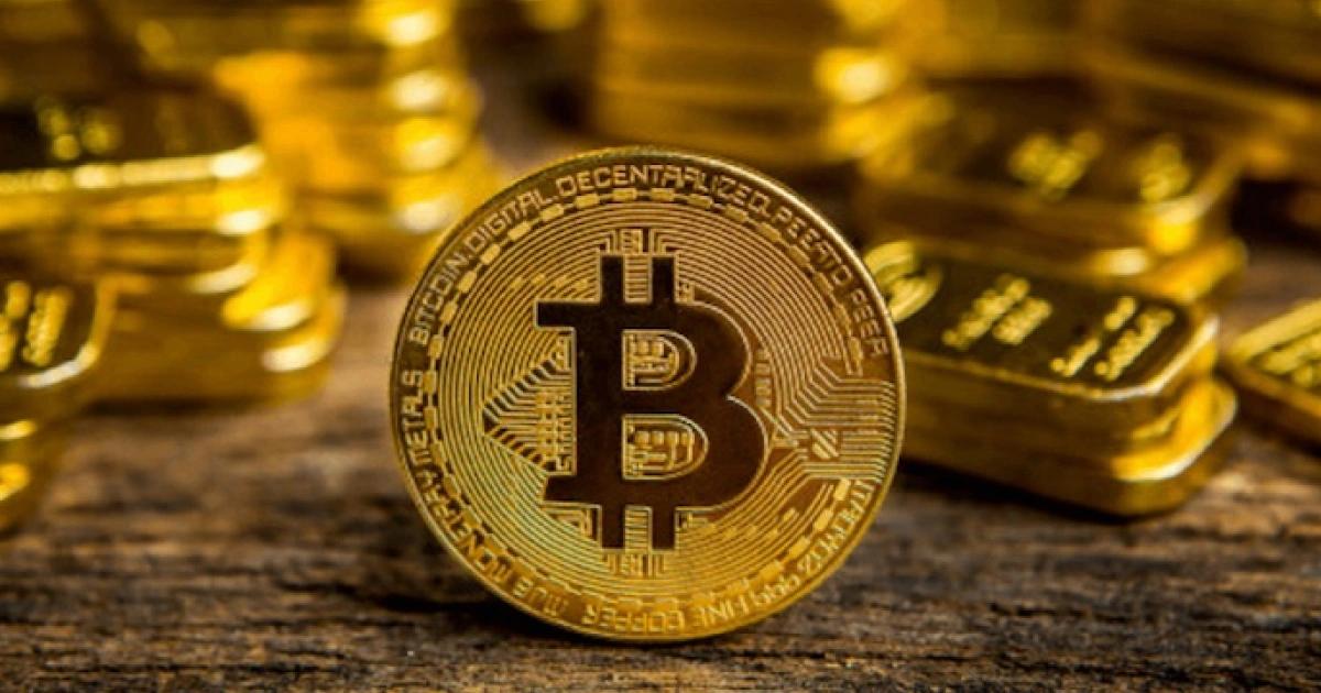 黃金暴跌5.3%創5年來最大單日跌幅！分析師：比特幣機會來了上看16萬黃金創歷史新高後暴跌5.3%，比特幣逆勢反彈至11.3萬美元附近。分析師指若2%黃金資金轉移，可推升比特幣至161,000美元，接力賽模式可能重現？