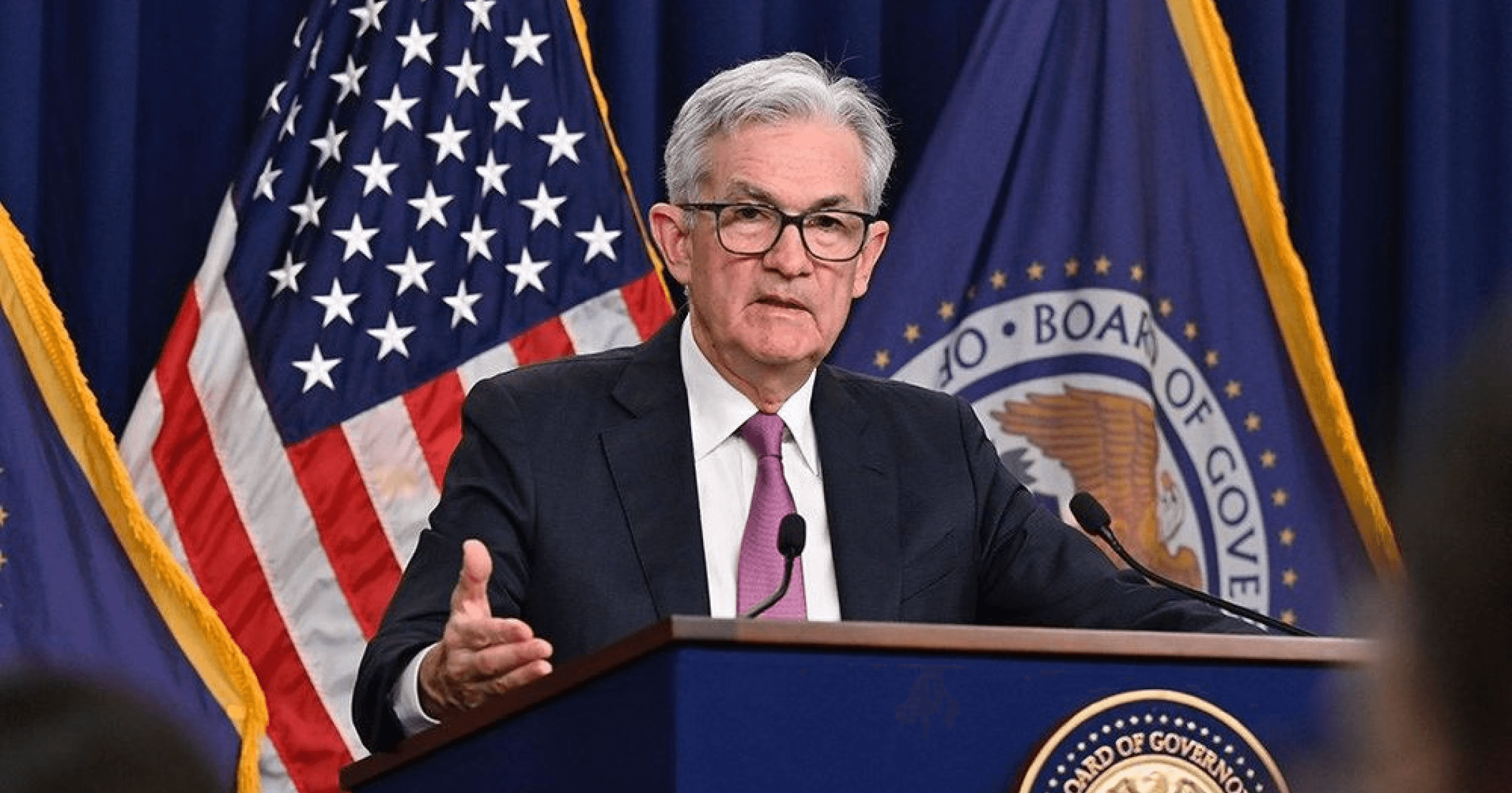 美聯準升息會議在今晨正式結束，在公布升息 3 碼後，大盤短線反彈，但在主席鮑爾透露升息尚未結束後，又很快跌破本週低點。 美聯準升 3 碼符合預期！但鮑爾 「這句話」卻讓比特幣暴跌？