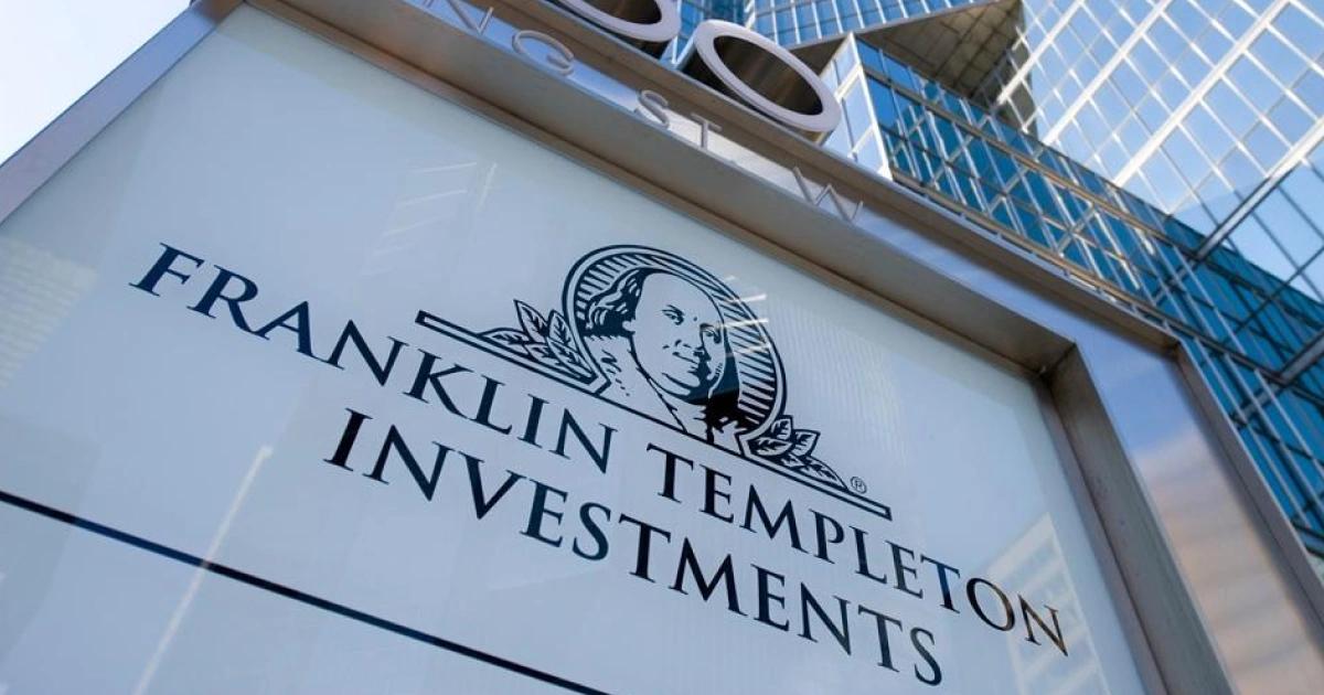 富蘭克林推出香港首檔代幣化基金！還響應香港政策，聯手匯豐試點富蘭克林坦伯頓在香港推出首檔代幣化美元貨幣市場基金，投資短期美債。此基金響應香港金管局政策，並與匯豐、OSL 合作，鎖定機構及專業投資人。