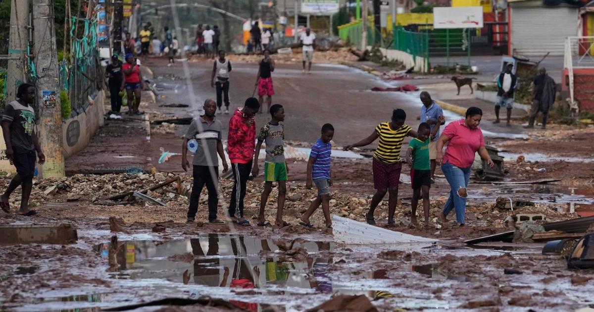 牙買加遭百年颶風侵襲！推特創辦人的Bitchat，為何成災民首選通訊工具颶風 Melissa 重創牙買加，全島電力與網路癱瘓，Bitchat 憑藉藍牙網狀技術成為災區唯一穩定聯絡方式，凸顯去中心化通訊的關鍵價值。