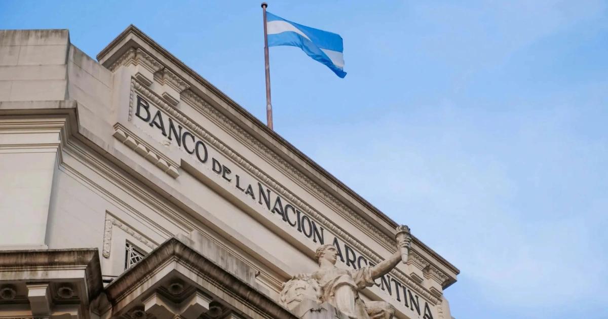 阿根廷央行擬鬆綁禁令，2026年開放銀行支援加密、穩定幣買賣！阿根廷央行研擬在 2026 年鬆綁禁令，允許銀行提供加密交易與託管，政策逆轉將推動採用倍增，也反映米萊政府加速金融自由化。