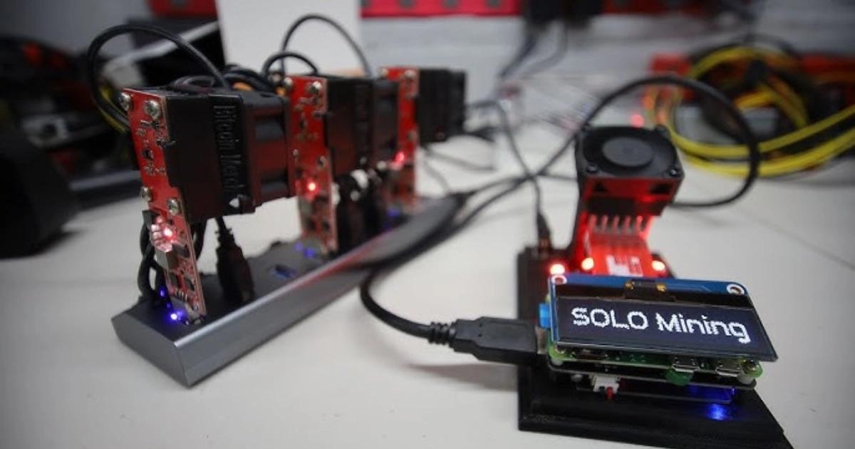 天選之人？獨立比特幣礦工命中區塊拿26.4萬鎂，中獎機率僅1.8億分之一一名算力僅 6 TH/s 的 SOLO 礦工以近乎不可能的 1.8 億分之一機率成功出塊，獨得約 26.4 萬美元獎勵，再度上演小算力逆襲全網的傳奇。