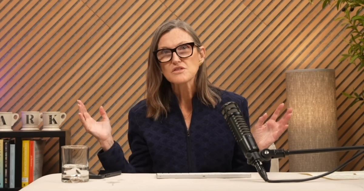 方舟木頭姐：長輩害怕AI泡沫、謠言造成比特幣恐慌，呼籲投資人理性判斷