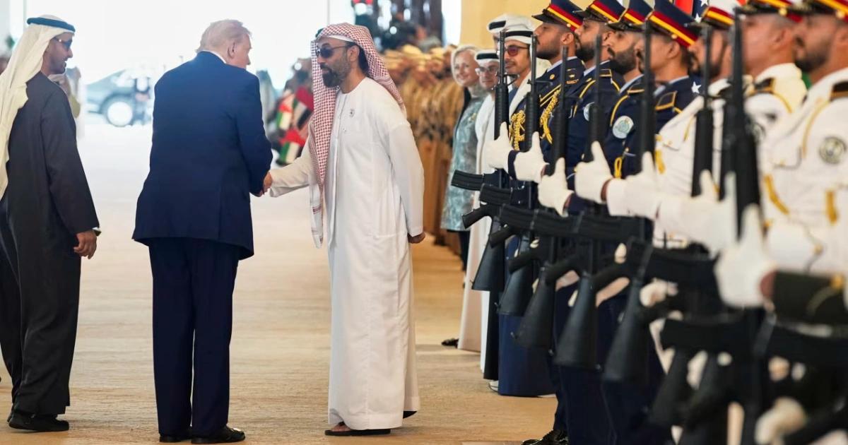 外媒：阿聯酋掌控川普WLFI 49%股權，揭開穩定幣、幣安的交織關係《華爾街日報》揭露阿聯酋 MGX 以 5 億美元入股川普家族 WLFI，並牽動幣安、穩定幣與 AI 晶片政策，引爆憲法爭議。