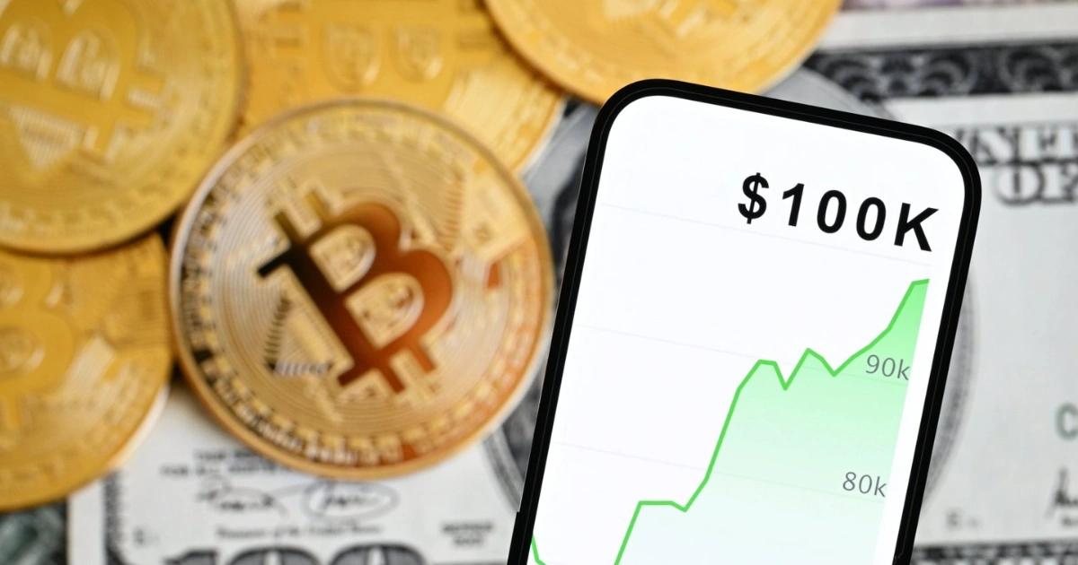 撐過這週就是多軍勝利！渣打：比特幣可能永遠不再跌破10萬美元渣打銀行分析師認為，若政治經濟情勢穩定，比特幣可能永遠不再跌破 10 萬美元，並強調 ETF 資金流才是主導力量。