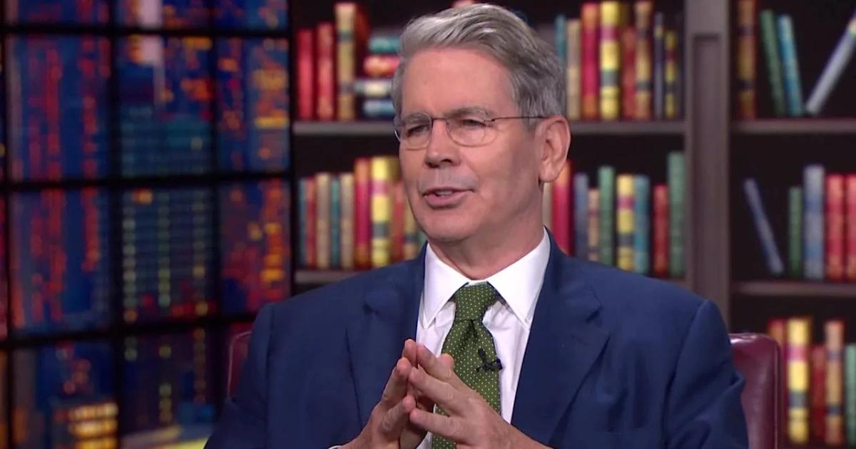 美國財長：新加坡加密政策引領全球！並以比特幣從不關機諷刺政府停擺美國財長貝森特讚揚新加坡兼顧創新與監管的加密政策，並以比特幣白皮書 17 週年暗諷政府停擺，展現美方推動數位金融戰略的政策轉向。