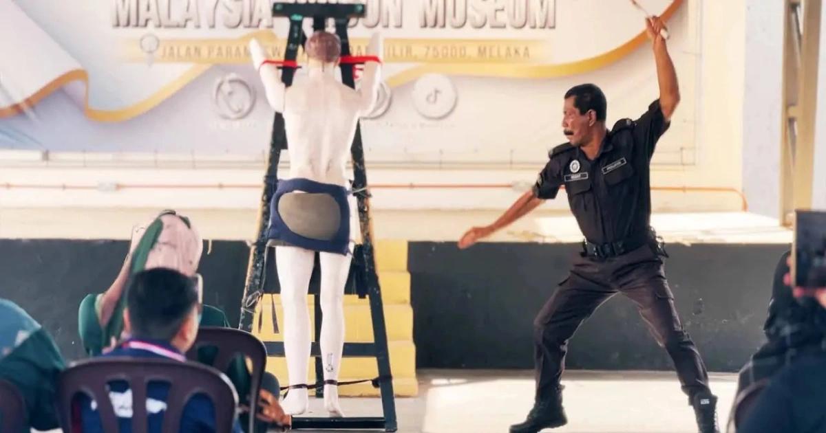 新加坡詐騙要鞭刑！立委提議台灣應效仿，法務部：可能抵觸人權公約新加坡通過重罰反詐新法，將鞭刑納入詐欺處罰，引發台灣是否跟進的激烈討論。太子集團案再掀民怨，但法務部與內政部均表態鞭刑恐違憲且無必要。