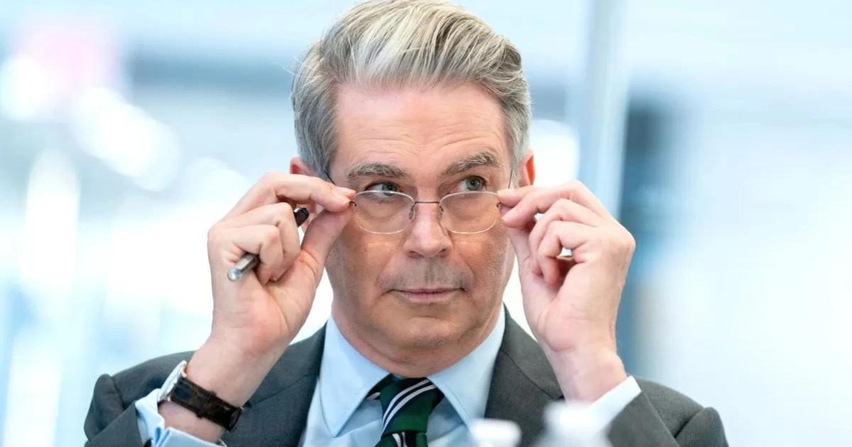 比特幣儲備不做了？美財長一句不買比特幣引賣壓，隨後急發文澄清美國財長貝森特稱不會額外購買比特幣、僅用沒收資產建儲備，引發比特幣急跌並掀市場恐慌，隨後澄清將探索「預算中性」增持途徑。