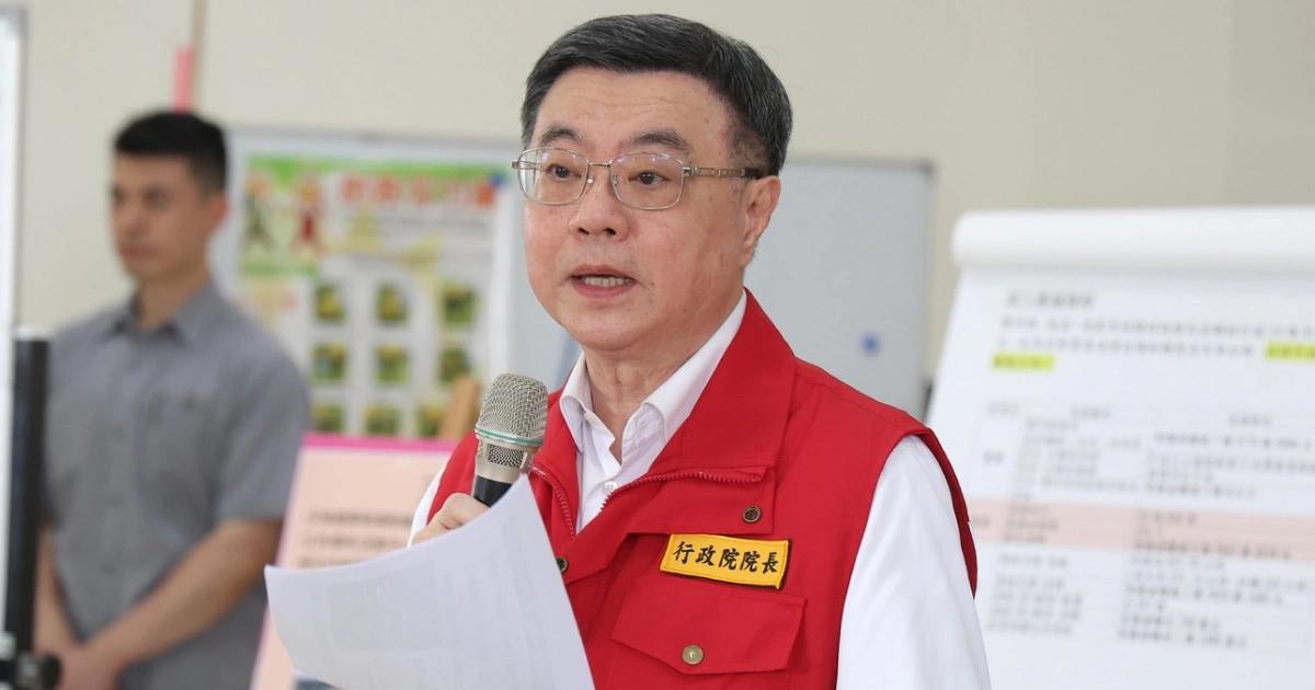 普發1萬爭議大！卓榮泰：需舉債千億，研究稱普發效果比消費券差立法院通過國民黨版全民普發1萬元現金案，但行政院長卓榮泰指出，該案將需舉債1,014億元且未徵詢行政院意見，已違憲。研究顯示，普發現金振興經濟效果最差。