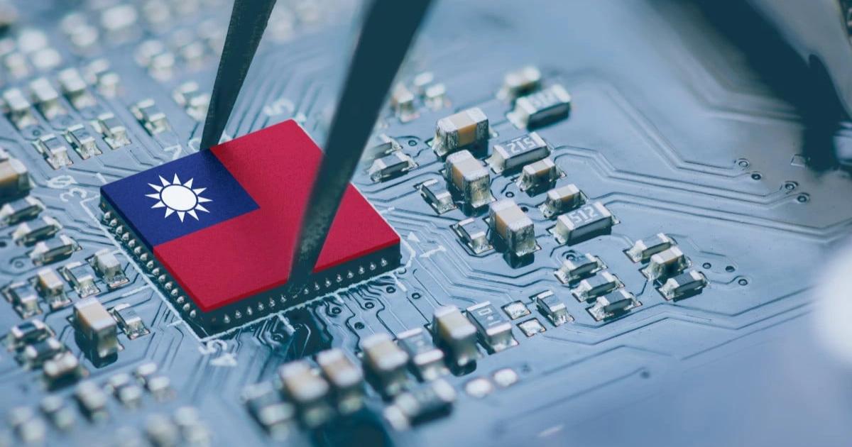 台灣評估晶片出口管制！外交部：不想用這個手段，但必要時會回應台灣評估將晶片出口管制納入外交工具，南非多次施壓搬遷辦事處使情勢升溫。政府強調不願武器化半導體，但若國家利益受損仍會回應。