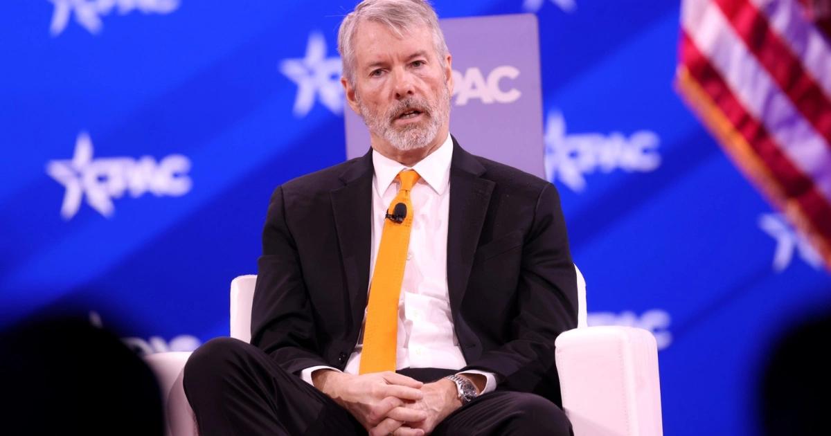 微策略今年募資208億鎂！可以付72年股息，MSTR股價日漲5%微策略今年募得 208 億美元並推五檔高息優先股，公司強調以現價可支付 72 年股息，Saylor 續喊話堅持比特幣策略，MSTR 隨幣價反彈上漲。