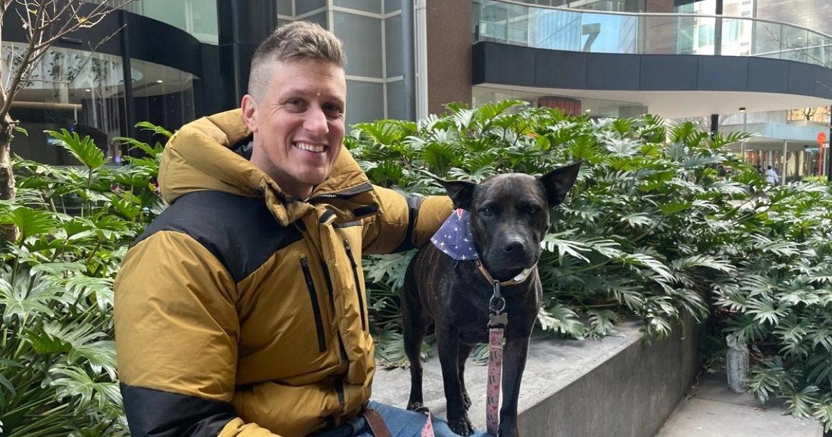 ChatGPT幫狗做出癌症疫苗？AI華佗故事瘋傳，台灣博士指出三大誤區網傳靠 ChatGPT 研發狗狗癌症疫苗。專家澄清，AI 僅輔助檢索，實際研發仰賴專業科學家，呼籲勿神化 AI 醫療作用，且該案例尚缺乏科學實證。