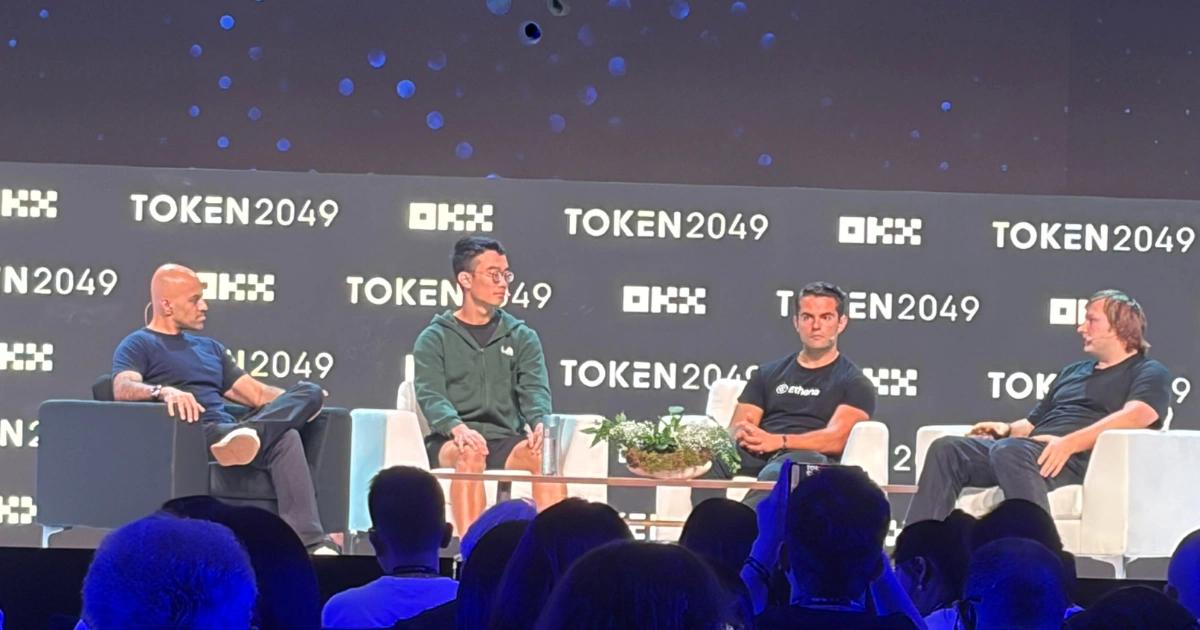 TOKEN2049》DeFi下一個爆點？永續合約、代幣化資產、穩定幣大戰升級主流 DeFi 協議掀起自發穩定幣潮流，協議藉穩定幣強化獲利、延伸生態，同時高利率環境轉向帶動「收益牛市」，永續合約與代幣化資產