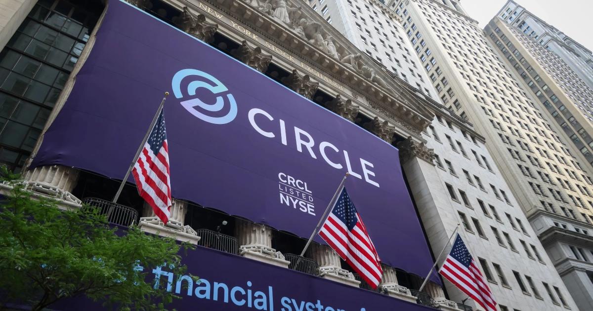 Circle第二季虧損4.82億鎂！推穩定幣區塊鏈Arc，迎戰泰達Stable鏈USDC發行商Circle第二季虧損4.82億美元，宣布推出穩定幣公鏈Arc，正面迎戰泰達的Stable鏈。但因將增發1,000萬股，股價盤後下跌6%。