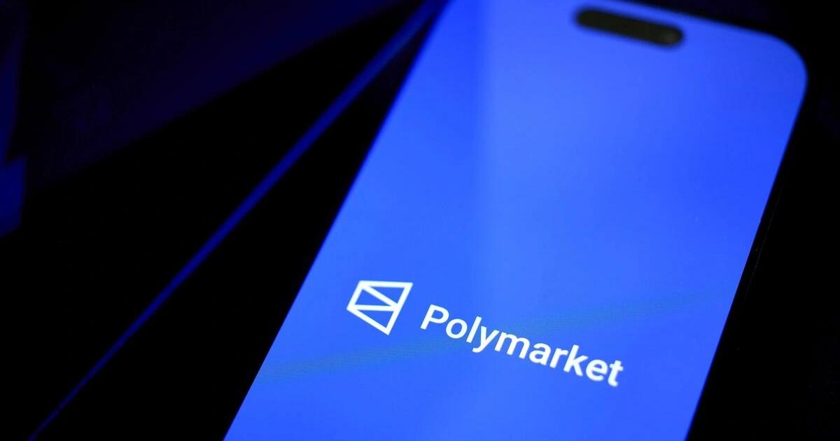 美國CFTC開綠燈！Polymarket重返美國市場，再啟預測平台新局預測市場平台 Polymarket 正式取得 CFTC 無異議函，透過收購持牌交易所 QCEX 重返美國市場，標誌著加密預測市場監管逐漸鬆綁的重大轉捩點。