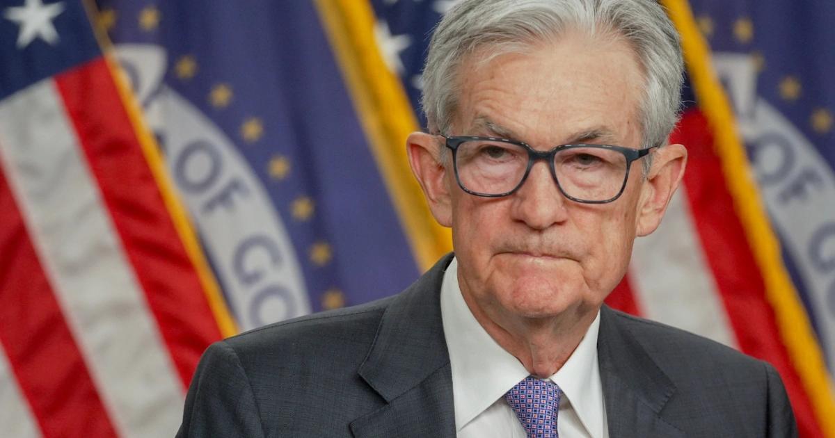 聯準會再降息！比特幣一度突破9.3萬鎂，若轉鴿有望衝擊10萬阻力聯準會再度降息並釋放流動性訊號，引發美股與加密市場強烈反應，比特幣突破 9.3 萬美元，但後續走勢仍取決於通膨數據與下任主席人選的不確定性。