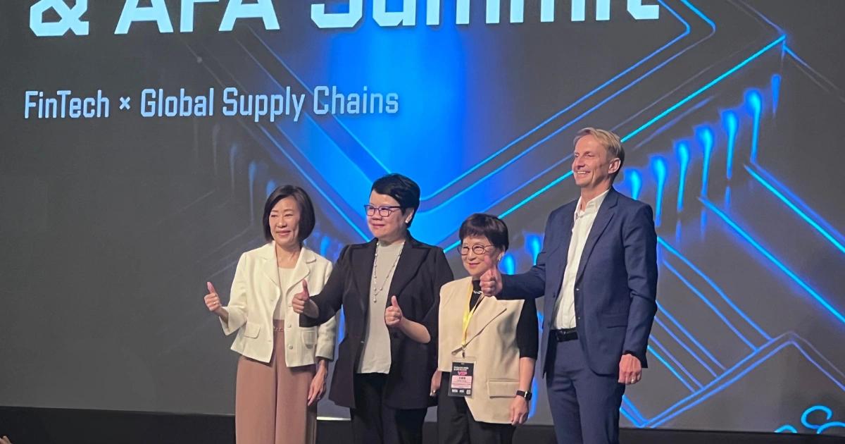 FintechOn2025》經濟部：中小企業是隱形連結者，AI如何驅動供應鏈創新FintechOn2025論壇上，經濟部次長提到台灣中小企業在AI與金融科技浪潮中扮演全球供應鏈關鍵角色，區塊鏈支付與智慧合約正逐步重塑跨境交易與產業結構。