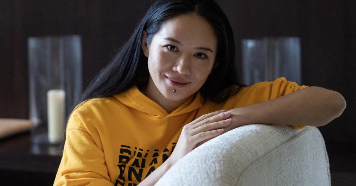 何一微信帳號被盜！駭客假冒本人推廣迷因幣，養套殺割韭菜過程曝光幣安聯合執行長何一微信帳號遭駭，被用來炒作迷因幣 $MUBARA，駭客透過社交工程與高點拋售套利，CZ 促請用戶勿受騙並強調 Web2 資安風險。