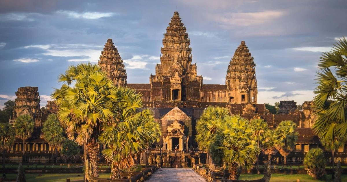 我在柬埔寨做了8年黑灰產：揭開地下匯兌、詐騙園區秘辛，看透人性貪婪與瘋狂一名柬埔寨灰產從業者親述，加密貨幣如何成為詐騙與地下金融血液，匯旺擠兌事件更揭露灰色體系的恐慌、套利與殘酷現實。