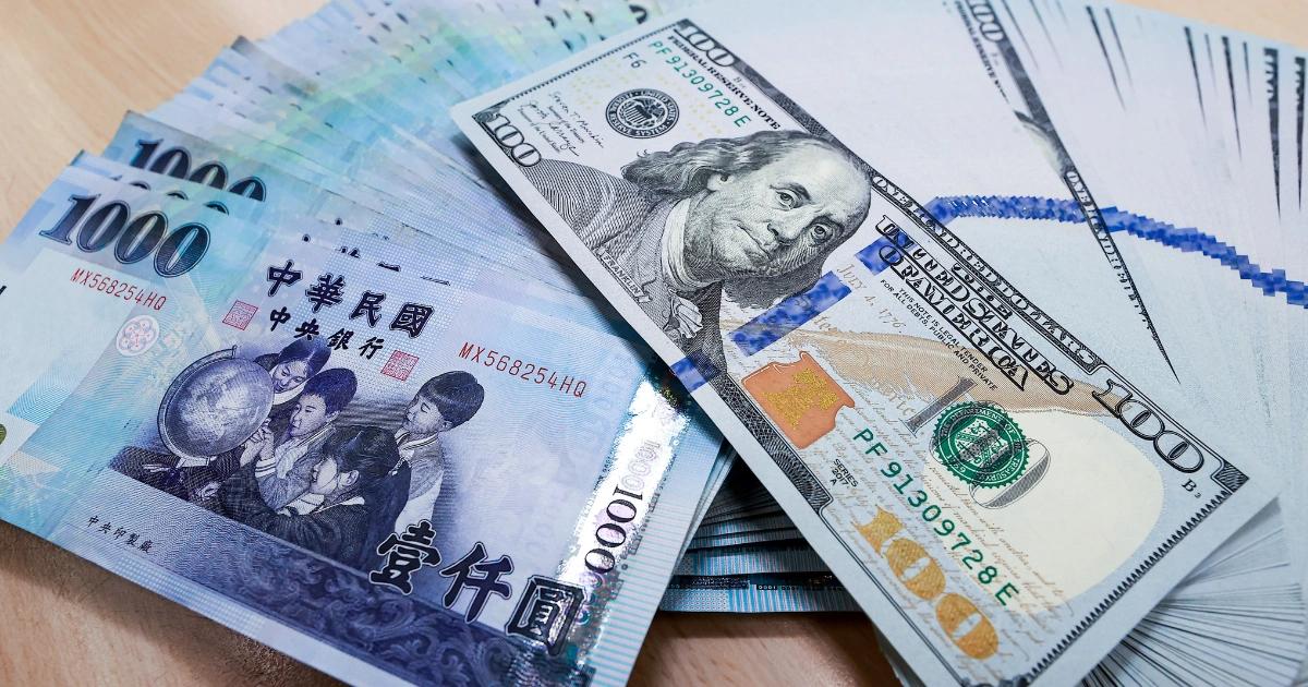 台灣穩定幣國家隊要來了！金管會：最快2026下半年落地，由銀行領軍台灣版穩定幣最快 2026 年下半年上路，金管會確認由銀行率先發行並完成八項子法，幣種錨定仍待決策，同時國會也開始討論比特幣納入國家儲備。