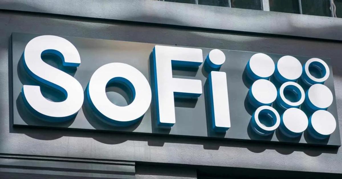 從學生貸款到區塊鏈！SoFi發行美元穩定幣，用SoFiUSD直連企業資金流SoFi 成為全美首家在公鏈發行合規穩定幣的國家銀行，$SoFiUSD 鎖定即時結算與企業支付，象徵傳統銀行正式進入鏈上金融基礎設施時代。